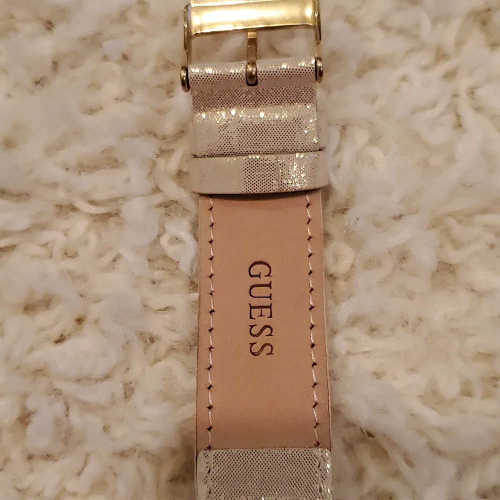 Guess Watch - Picture 4 of 7